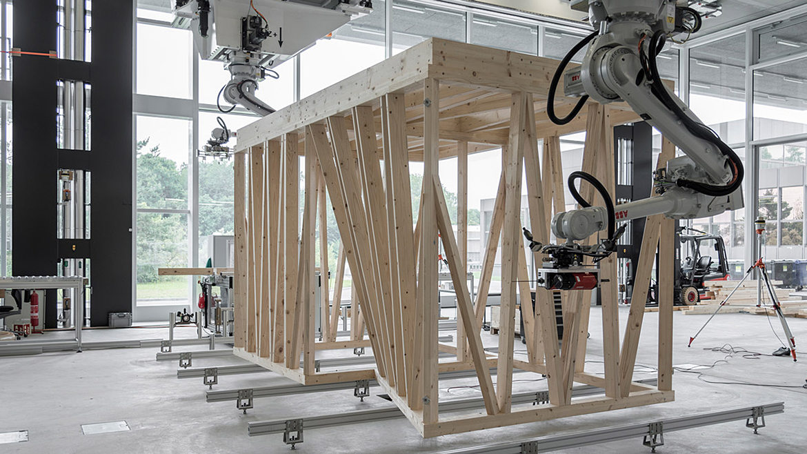 WC1022-CLMN-Steel-Deal-p2_Robotic_Collaboration.png